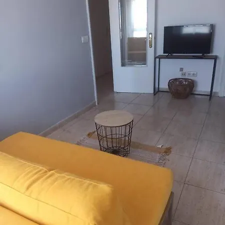 Lovely 2 Badroms With A Free Parking Apartment